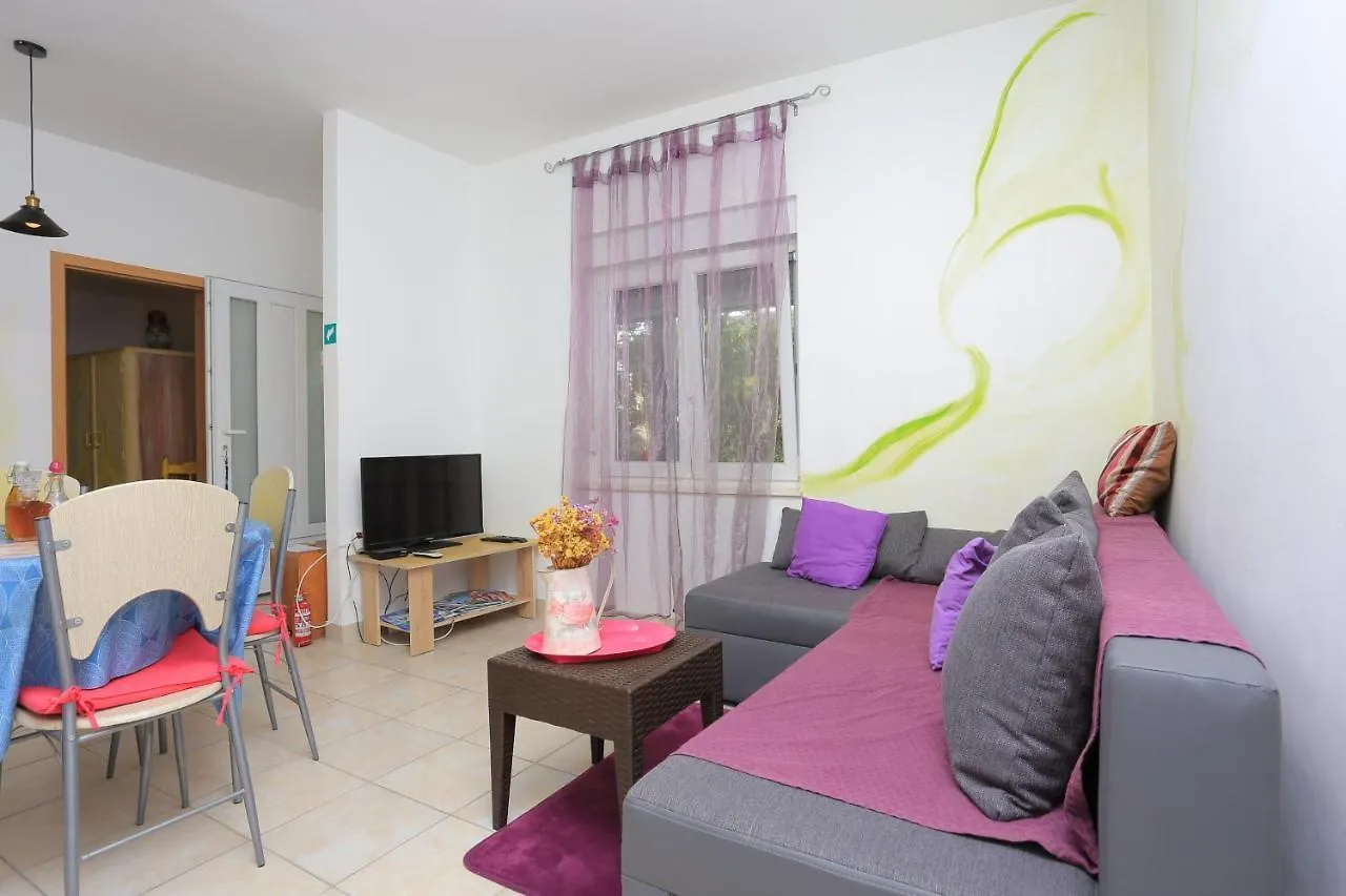 Apartments By The Sea Kastel Kambelovac, Kastela - 20605