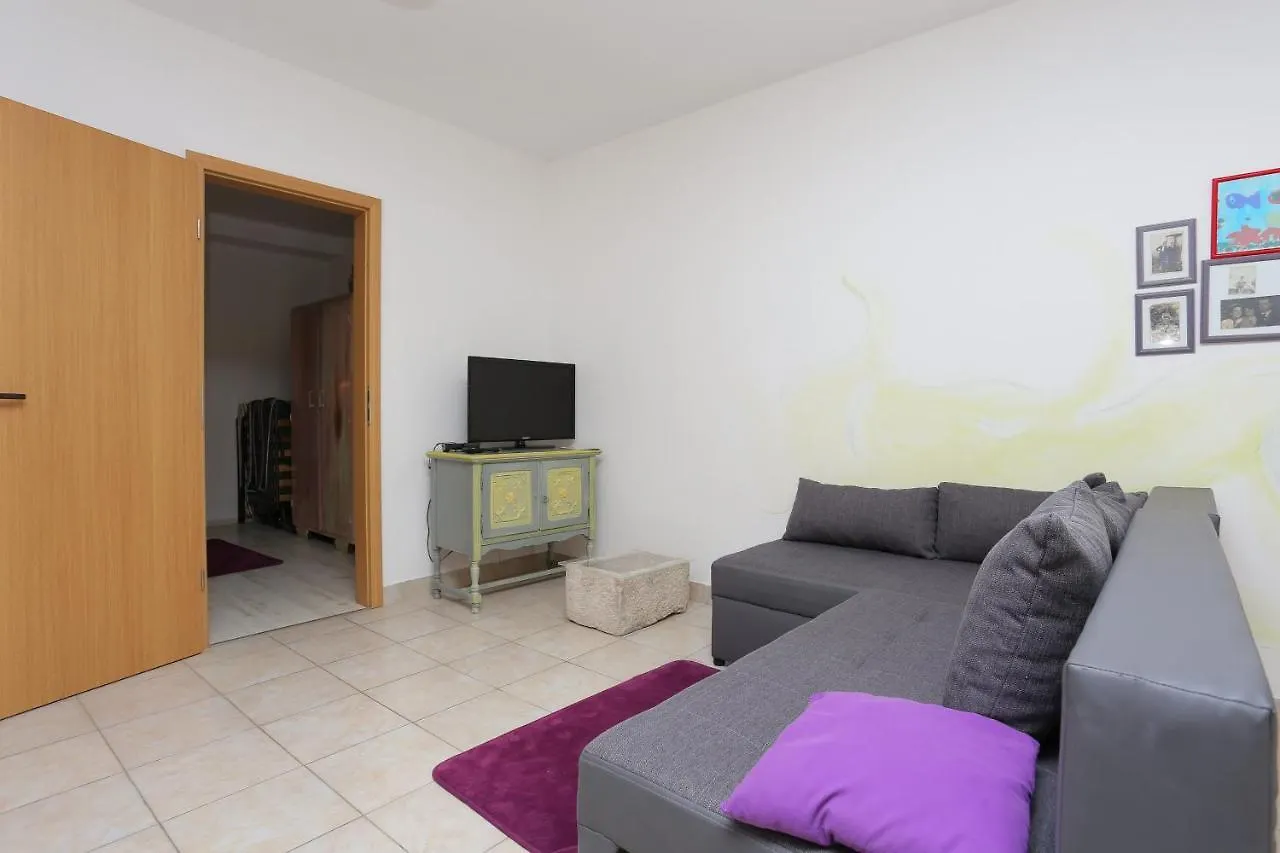 Apartments By The Sea Kastel Kambelovac, Kastela - 20605