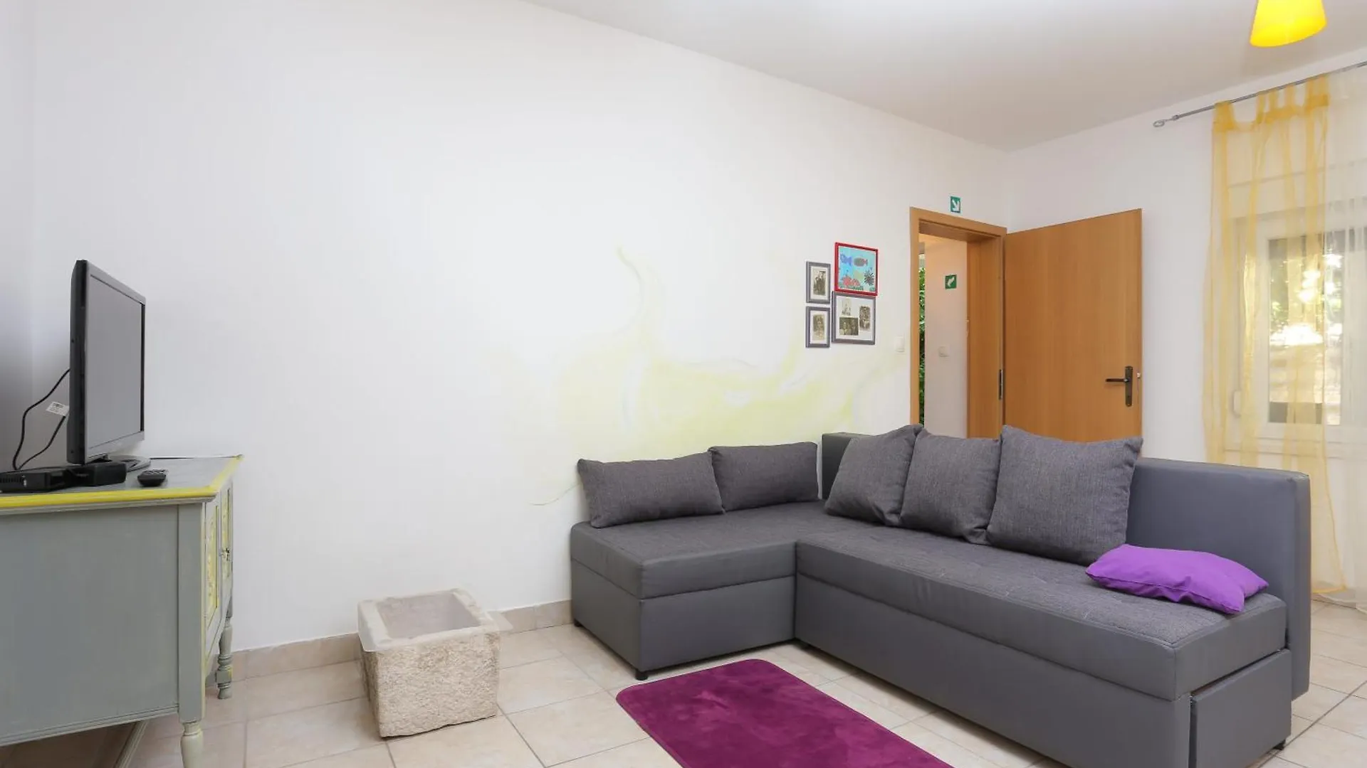 Apartments By The Sea Kastel Kambelovac, Kastela - 20605